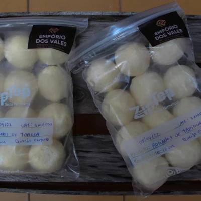 Bolinhos de Tapioca sabor-queijo coalho (pct 12 un)