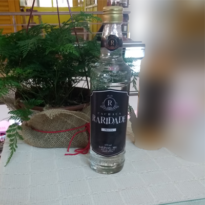 Cachaça Raridade Prata da cidade de Salinas (670ml)